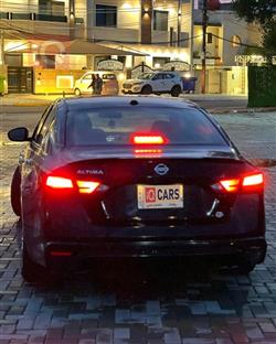 نيسان ألتيما